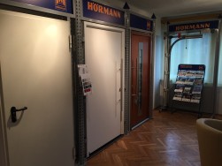Hörmann bejárati ajtók a bemutató teremben 2